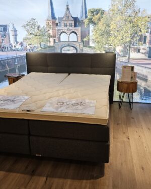 Avek Ninety | Boxspring | Showroom